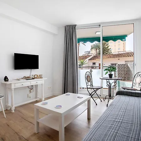Piso En Carihuela * トレモリノス